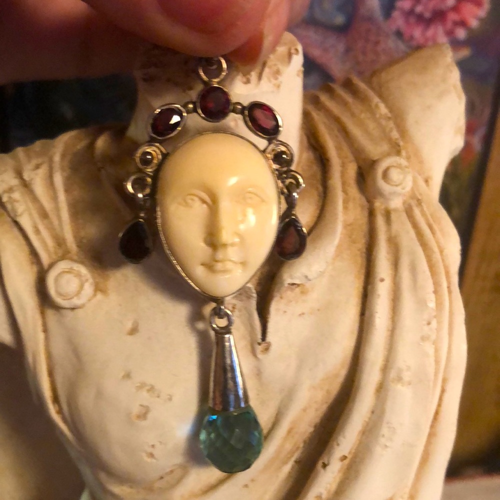 Absolutely Gorgeous Sterling Silver & Ruby & Moonstone Pendant